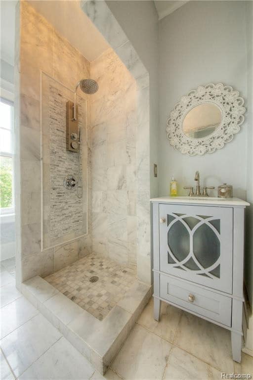 Building Photo - 22 Edison St