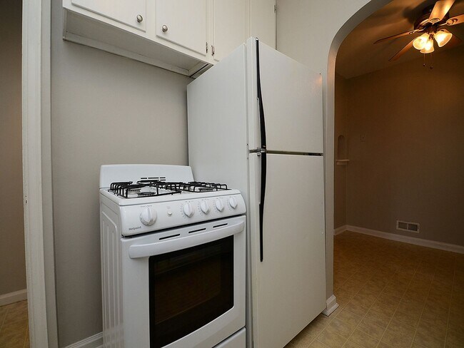Building Photo - 2108 S 46th St