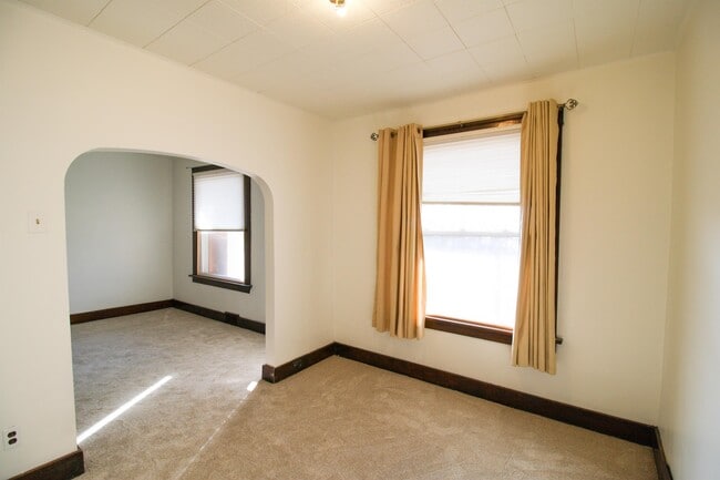 Building Photo - 316 Pine St