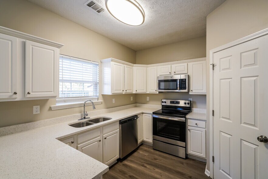 Building Photo - 210 Prescott Ct