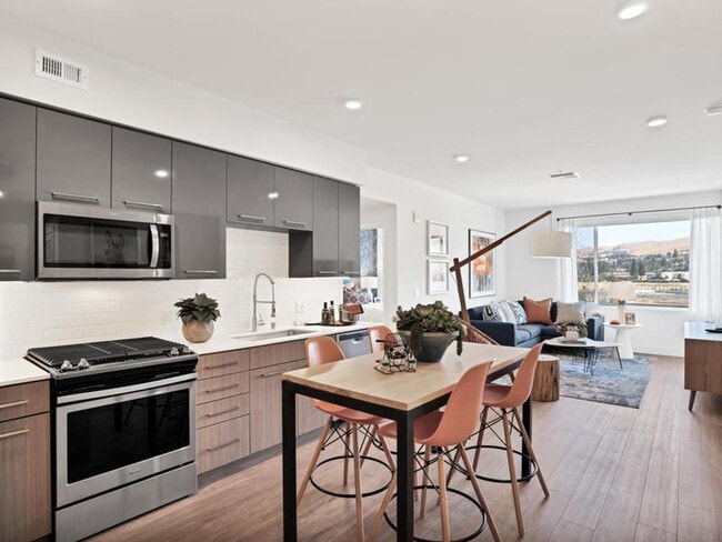 Building Photo - 45193 Warm Springs Blvd