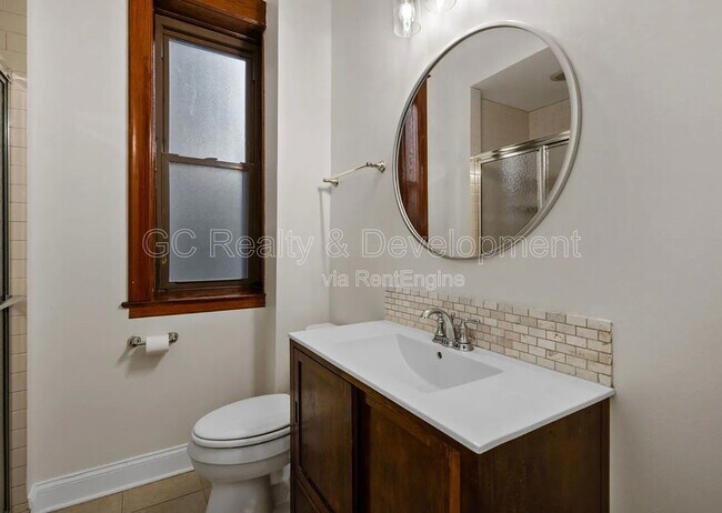 Building Photo - 4923 S Vincennes Ave