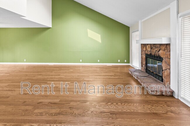 Building Photo - 15421 R St