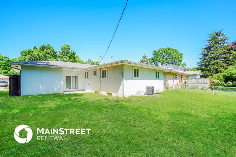 Building Photo - 5274 Hedgewood Rd