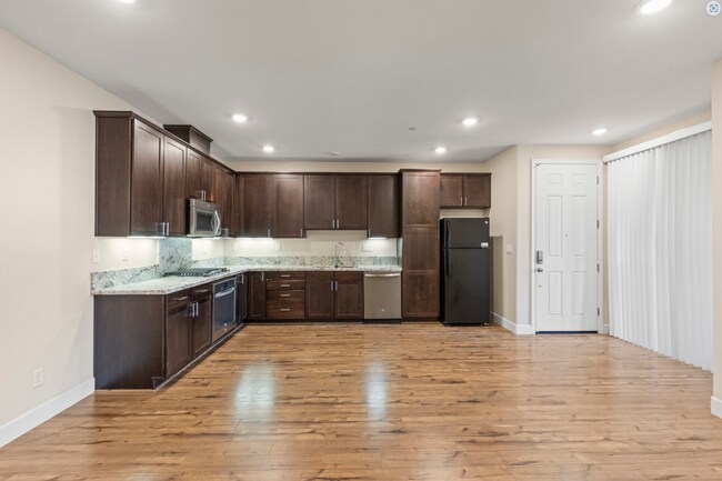 Building Photo - Amazing Newer Constructed 3br/2ba San Ramon Condo for Rent! Top Floor! Centrally Located for Conv...