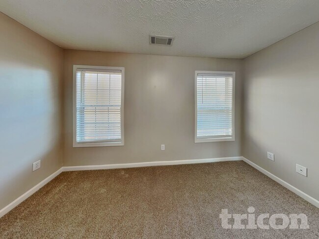 Building Photo - 1055 Crown Landing Pkwy