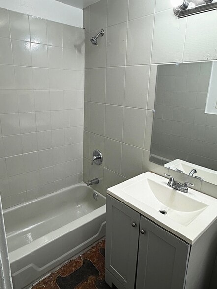 Building Photo - 123 Highland Ave