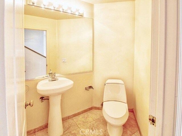 Building Photo - 968 C. Amable