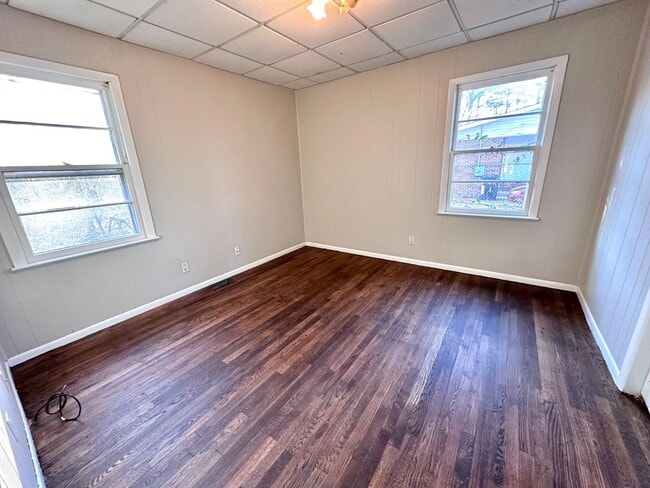 Building Photo - 3 Bedrooms, 1 Bathroom - House in West Rome!