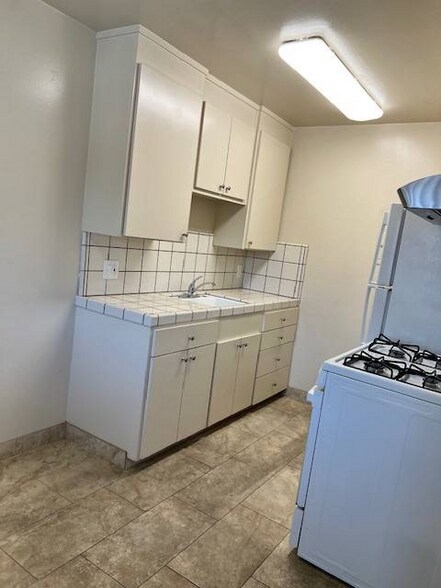 Building Photo - 249 Pamela Ave