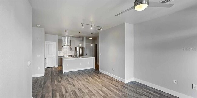 Building Photo - 776 N Orange Ave