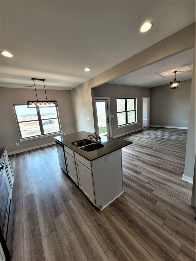 Building Photo - 161 Lena Ln