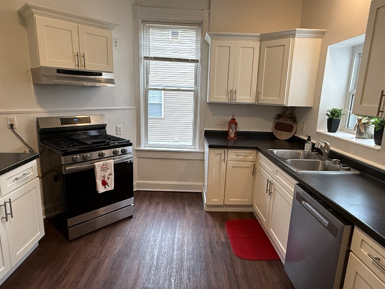 Building Photo - 4919 Jameson St