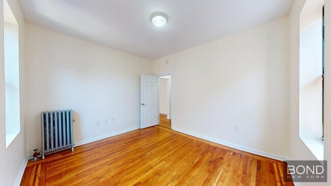 Building Photo - 620 W 171st St