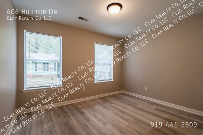 Building Photo - 606 Hilltop Dr