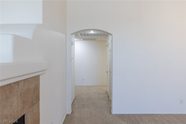 Building Photo - 718 Tiffany Bend St