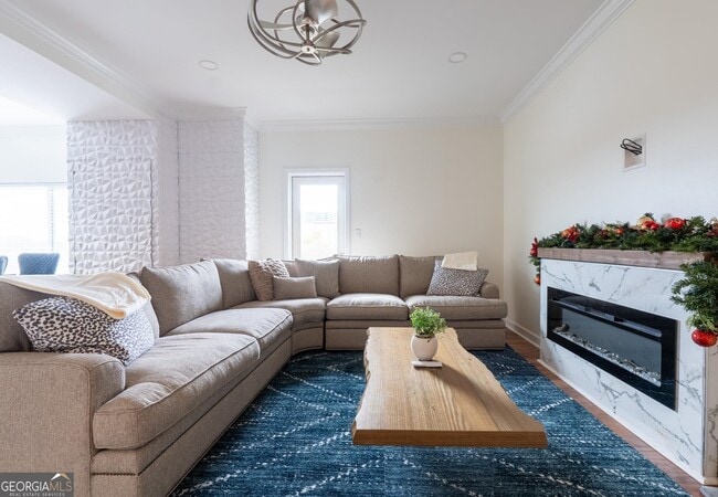 Building Photo - 2161 Peachtree Rd NE