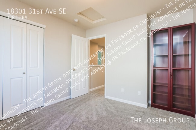 Building Photo - 18301 31st Ave SE