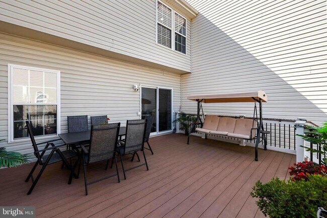 Building Photo - 25427 Elm Terrace