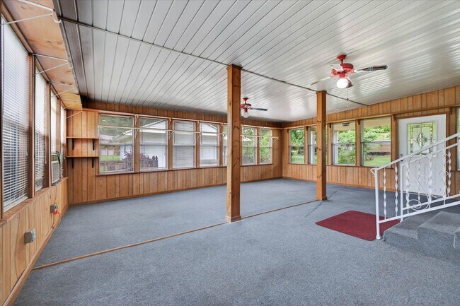 Building Photo - 2 Bedroom Dog Friendly Home For Rent With Large Bonus Room!