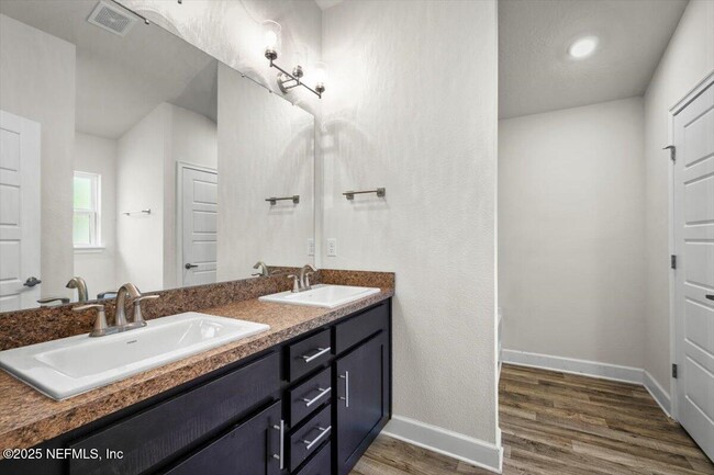 Building Photo - 7271 Gateway Ct