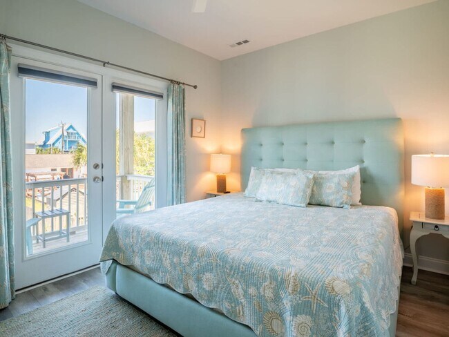 Building Photo - Wright Place Wright Time @ 809 Carolina Beach Ave N #2
