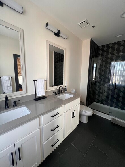 Building Photo - 103 Strawberry Aly