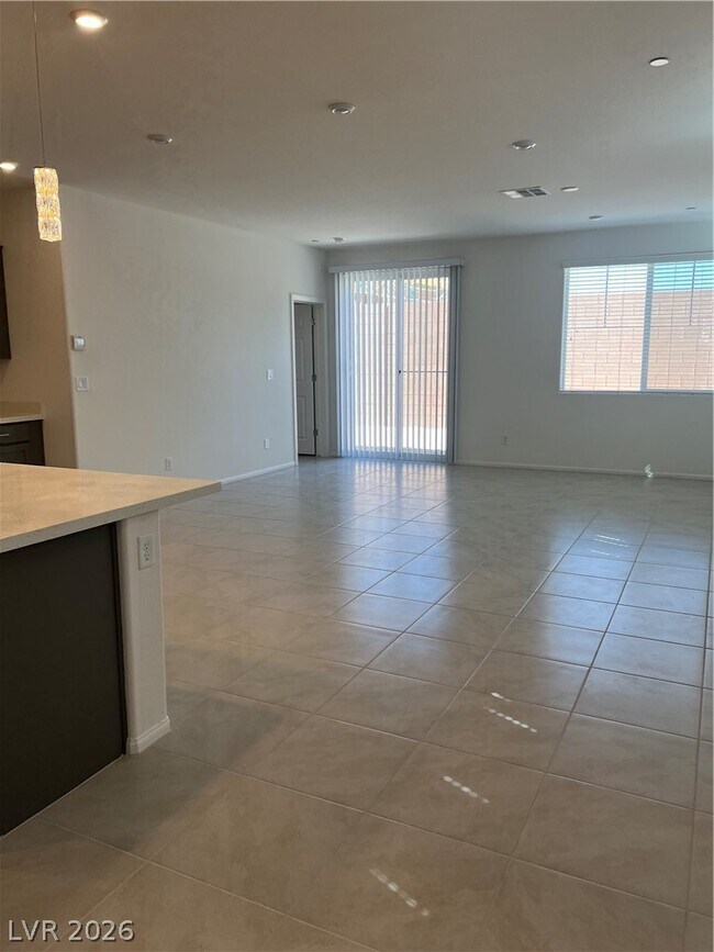 Building Photo - 1972 Majalis Pl