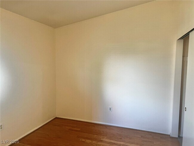 Building Photo - 2140 Pinetop Ln