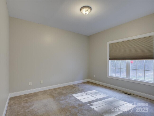 Building Photo - 4405 Sugar Cane Ct