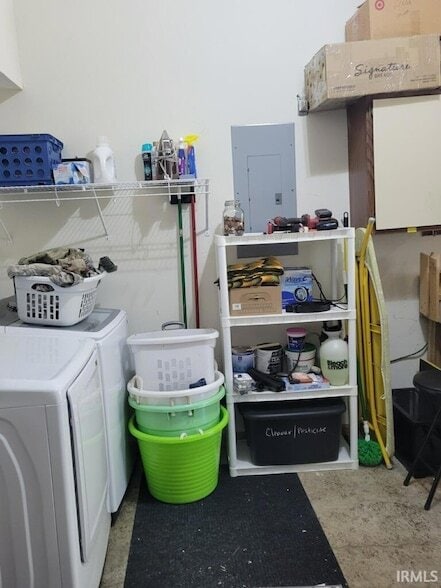 Building Photo - 613 Pines Ln