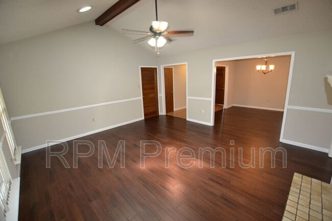 Building Photo - 2214 Alice St