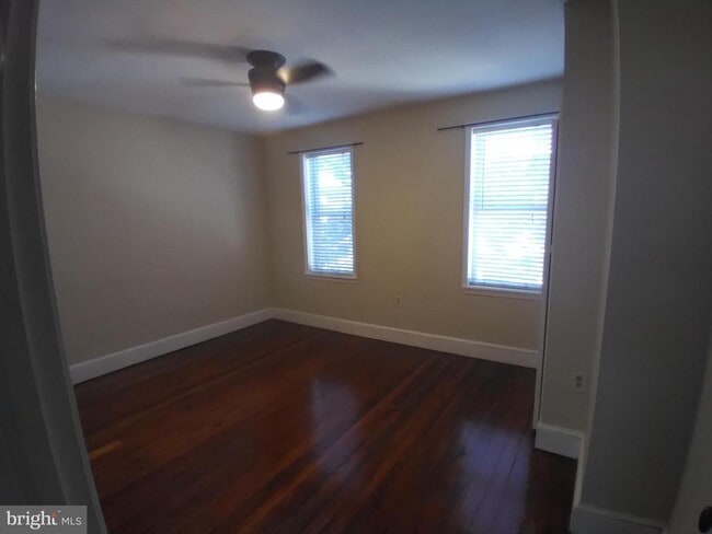 Building Photo - 224 Watkins St