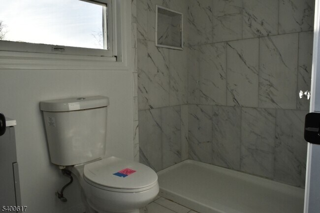 Building Photo - 129 Central Pl