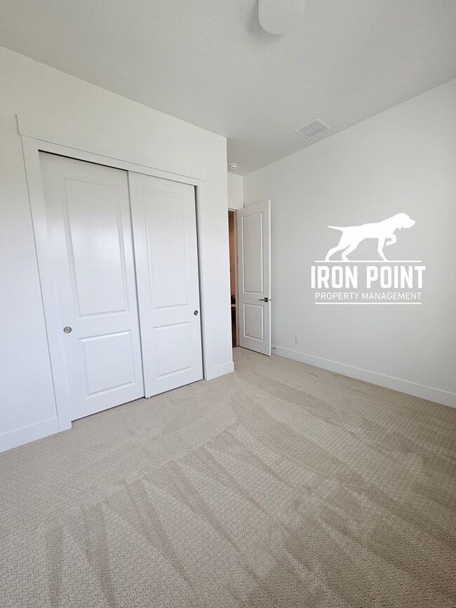 Building Photo - Brand New 4bed/3 bath home w/office, 2 car extended bay garage & all appliances included.