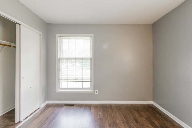 Building Photo - 1601 Sansberry Rd