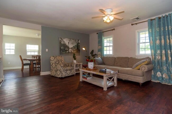 Building Photo - 70 Huckleberry Ln