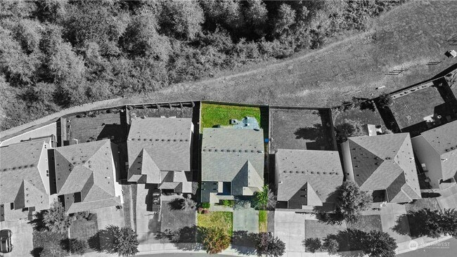 Building Photo - Listed For Rent