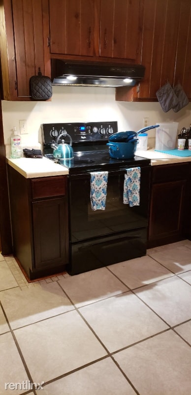 Building Photo - 4 br, 2.5 bath House - 4808 Valencia Ct