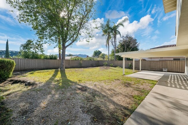 Building Photo - Beautiful Westlake First Neighborhood Family Home w/ Large Backyard with Panoramic Mtn Views