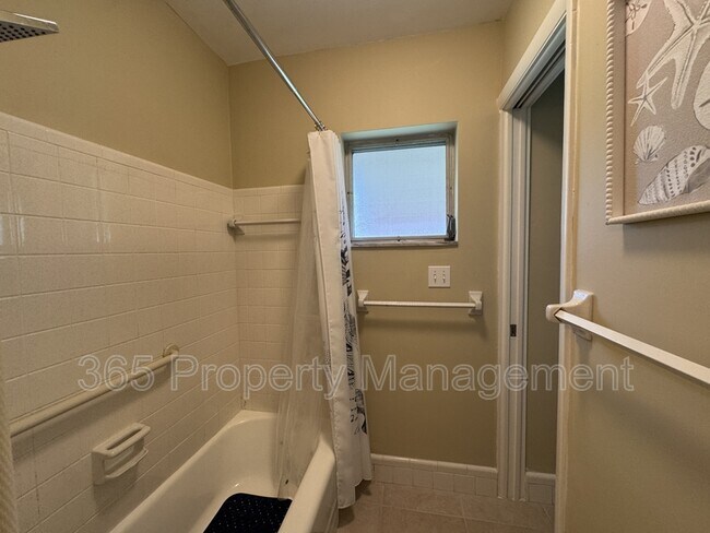 Building Photo - 22206 Laramore Ave
