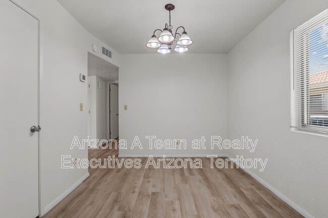 Building Photo - 9413 N Albatross Dr