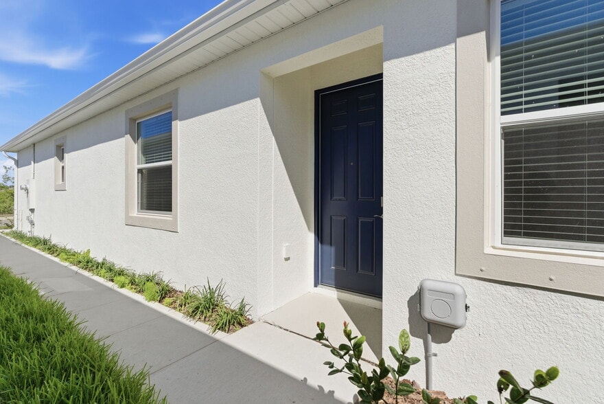 Building Photo - 857 157th Ct E