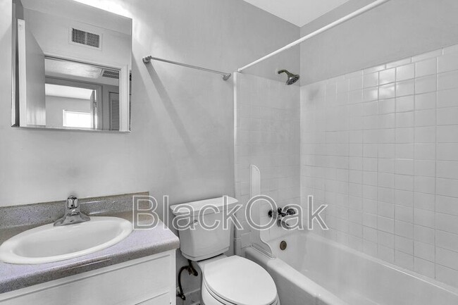 Building Photo - 7609 Garrison Rd
