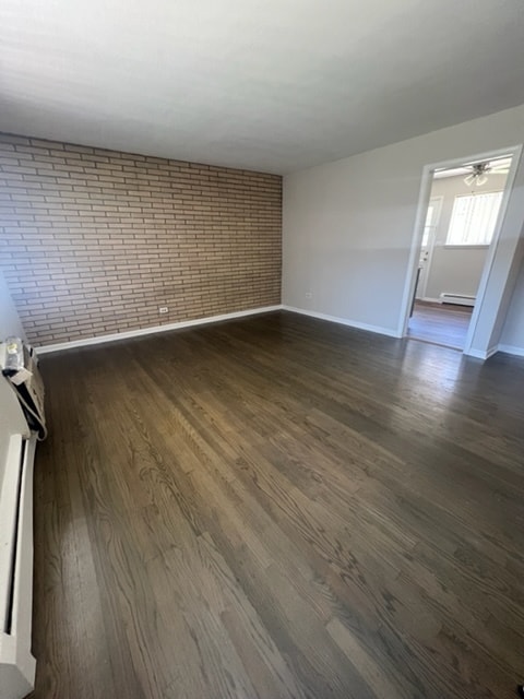 Building Photo - 593 Park Plz