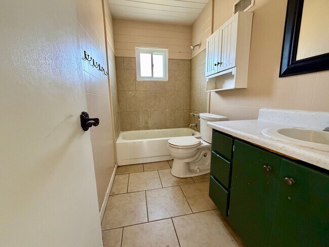 Building Photo - 1610 TX