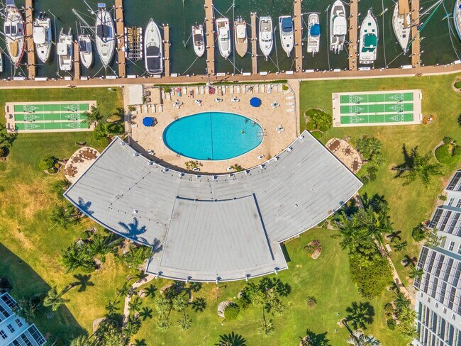 Building Photo - 2731 NE 14th Street Causeway