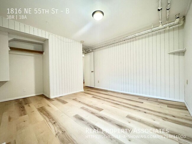 Building Photo - 1816 NE 55th St