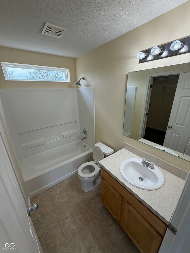 Building Photo - 2516 N College Ave