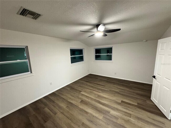 Building Photo - 38839 Miller Ave